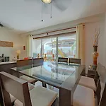 2 Bedroom Condo With Pool & Gym - At Quadra Alea - Xaman 201