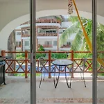 2 Bedroom Condo With Pool & Gym - At Quadra Alea - Xaman 201