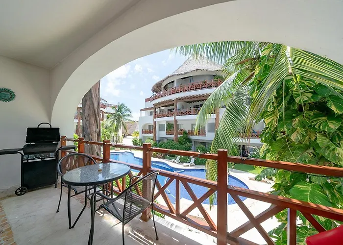 2 Bedroom Condo With Pool & Gym - At Quadra Alea - Xaman 201